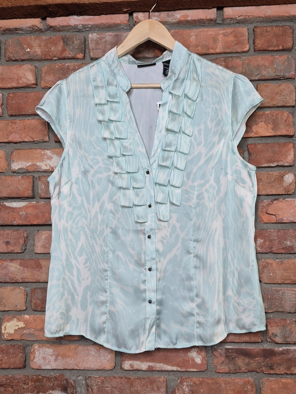 New York & Company Ruffle Front Blouse Size 16 NWT Aqua Blue Bronze Button Top